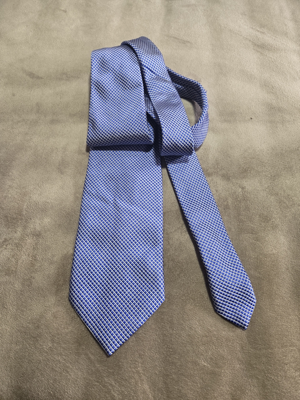 Barneys New York Hand Made Italy Blue Micro-Check Silk Tie